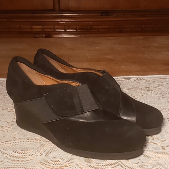 Earthies Shoes - EARTHIES SUEDE LEATHER "BONDY" WEDGES - SIZE 6.5B